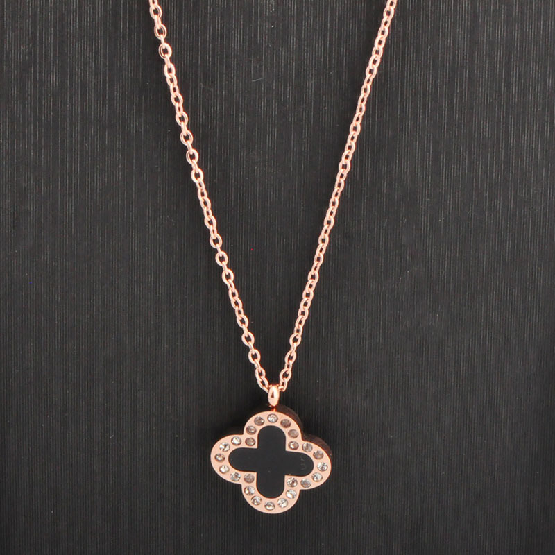 Korejski stil: lanac s usnama i privjeskom četverolistne djeteline – titan čelik, ružičasto zlatno premazivanje, ogrlica ključne kosti