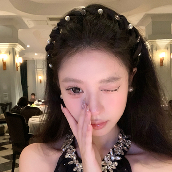 Francia stílusú csillogó gyémánt-gyöngy hullámos fejpántja, kézzel készített satinból, nőknek