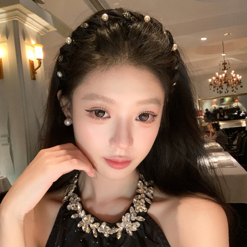 Francia stílusú csillogó gyémánt-gyöngy hullámos fejpántja, kézzel készített satinból, nőknek