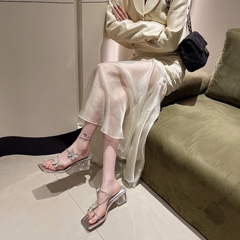 Női magas sarkú szandál, hercegnő stílus, PU felső rész, nyitott orr, PU bélés, gumi talp