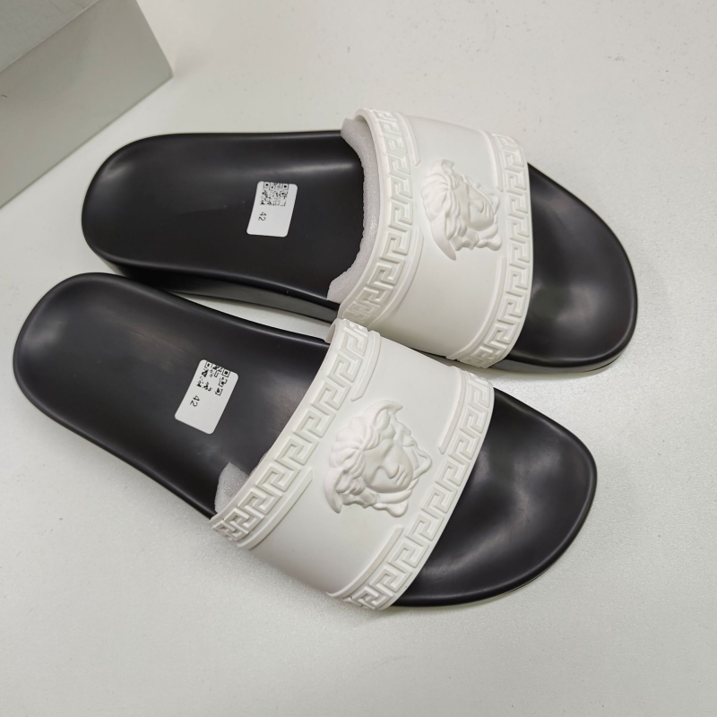 Slapi unisex din cauciuc, cu design deschis și respirabil pentru vara 2025