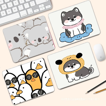 Malá podložka pod myš z prírodnej gumy, protišmyková, potlač transferom, možnosť prispôsobenia