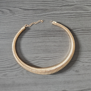 Colier metalic tip guler, mărka Chu shang, stil personal, greutate 130 g, lansare toamnă 2024