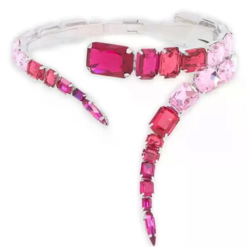 Ģeometriska sakaļķa daudzslāņu kaklarota ar rhinestone kulonu