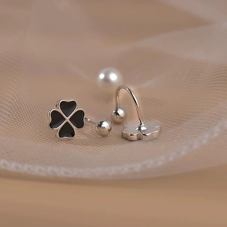 S999 tiszta ezüst négylevelű lóhere motívumú fülbevaló ezüst kapoccsal – könnyű luxus, uniszex, tavasz 2024