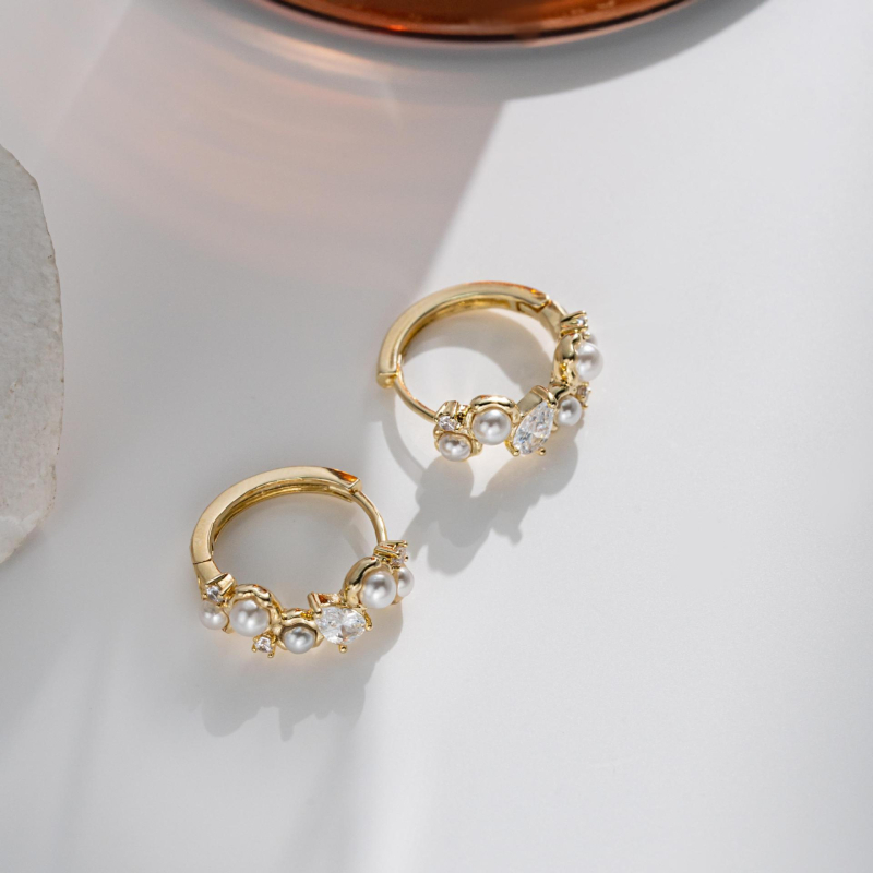 Cercei geometrici minimalist din cupru, placare electrolitică - Zero fashion jewelry, lansare toamnă 2024