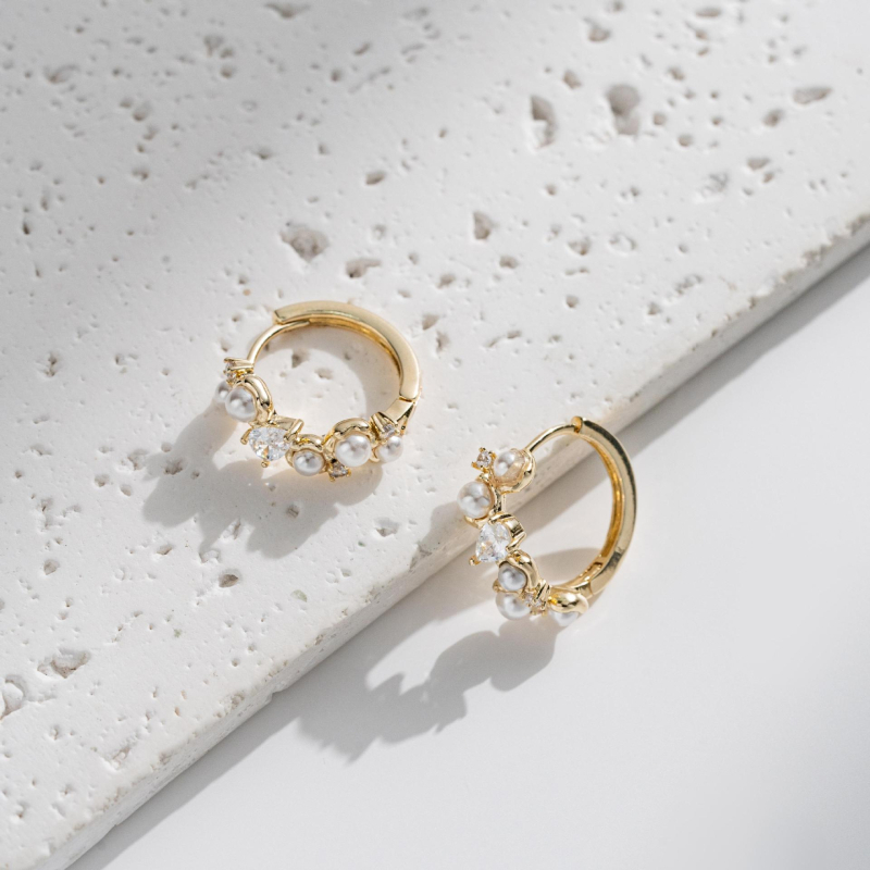 Cercei geometrici minimalist din cupru, placare electrolitică - Zero fashion jewelry, lansare toamnă 2024