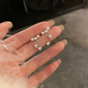 Szív alakú fülbevalók Chanel-stílusban, mesterséges gyöngyökkel, 925 ezüst, elektroplatált bevonattal