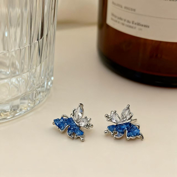 Bow-tie formájú fülbevalók, réz + ezüst tüske, 925 ezüst füllyukak, elektroplakolás, mindennapi stílus