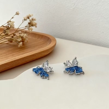 Bow-tie formájú fülbevalók, réz + ezüst tüske, 925 ezüst füllyukak, elektroplakolás, mindennapi stílus