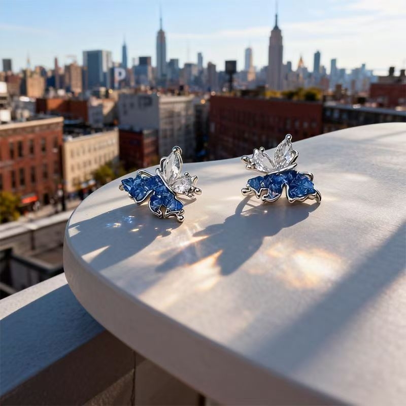 Bow-tie formájú fülbevalók, réz + ezüst tüske, 925 ezüst füllyukak, elektroplakolás, mindennapi stílus