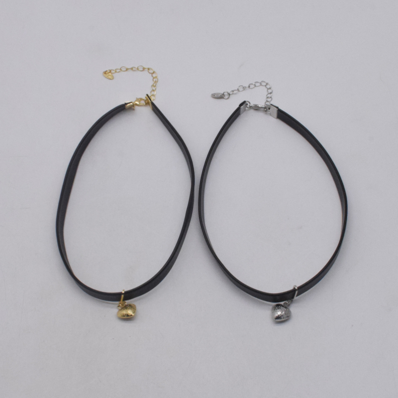 Bőr nyaklánc szerelmes medállal, ins stílusban, női ékszer (Anyag: Bőr; Stílus: Ins; Medál: Szerelmes; Kategória: Nyaklánc; Célcsoport: Nők)