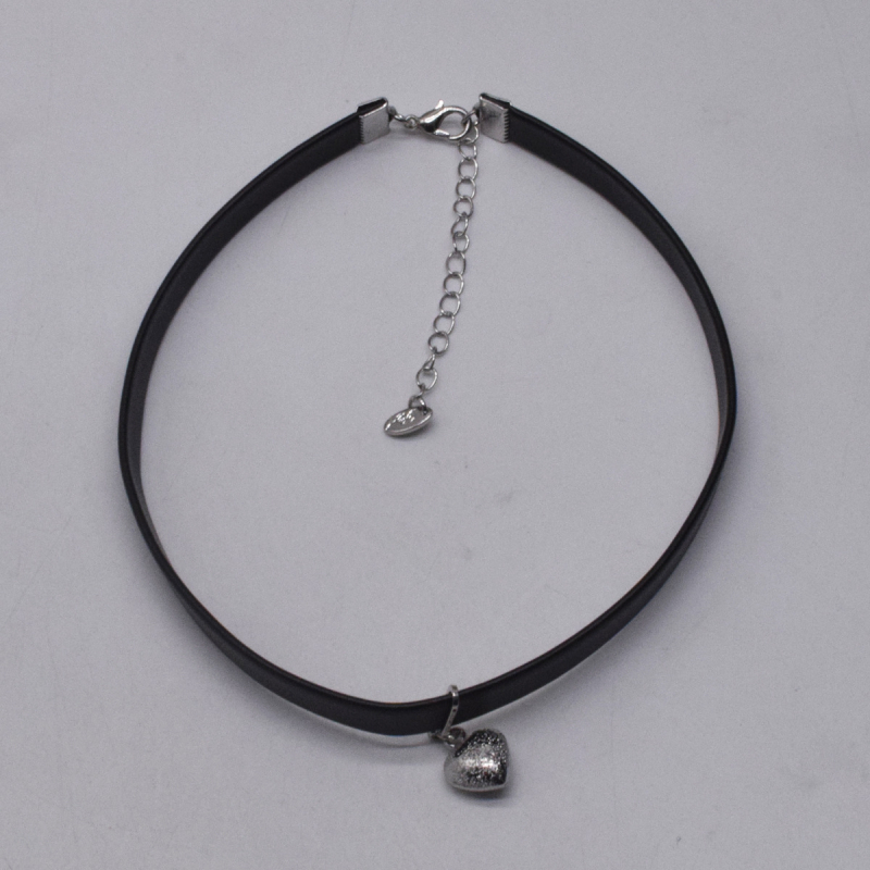 Bőr nyaklánc szerelmes medállal, ins stílusban, női ékszer (Anyag: Bőr; Stílus: Ins; Medál: Szerelmes; Kategória: Nyaklánc; Célcsoport: Nők)