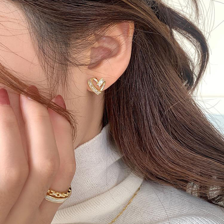 Cercei inimi pentru femei - mici și fine, cupru, placare electrolitică, design geometric, stil Japonez și Coreean, primăvara 2025