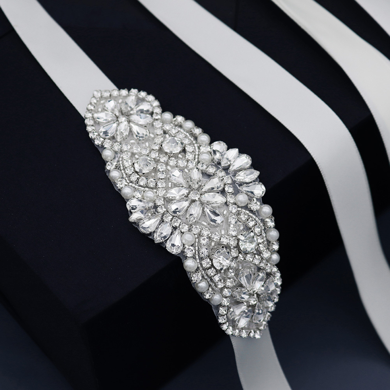 Centură de mireasă cu perle și cristale, cusută manual, cataramă împletită, bază țesută, tratament diamant