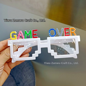 Jocīgas mozaīkas saulesbrilles – fotorekvizīts, polikarbonāta rāmis, pilnais rāmis, Thumbs-up zīmols, 2021