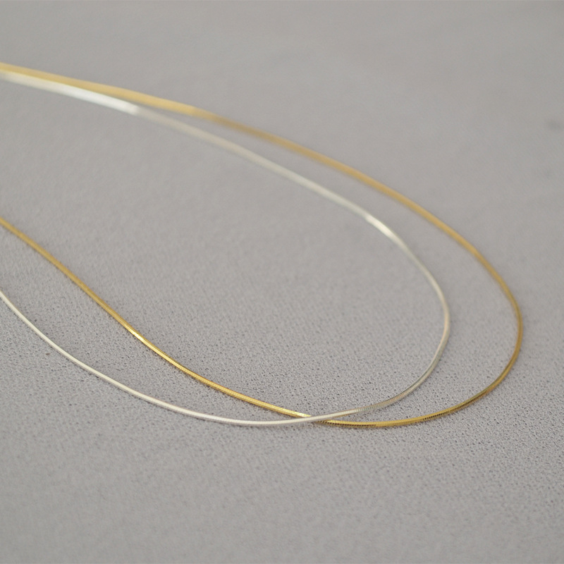 Ogrlica Miya Sophia Jewelry: bakar elektroplatirano, lanac zmijskog kostiju s geometrijskim dizajnom, 10 g