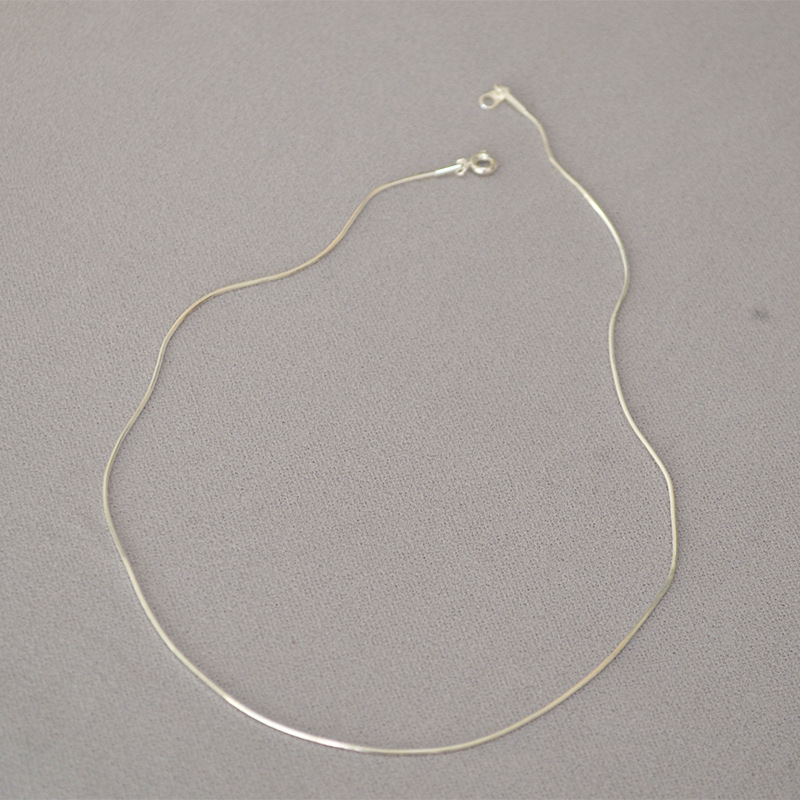 Ogrlica Miya Sophia Jewelry: bakar elektroplatirano, lanac zmijskog kostiju s geometrijskim dizajnom, 10 g
