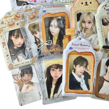 Caurspīdīgs PVC kartes turētājs kā kulons, kods T6393; dāvana dzimšanas dienai vai svētkiem; bez logotipa; bez pielāgošanas; bez IP atļaujas