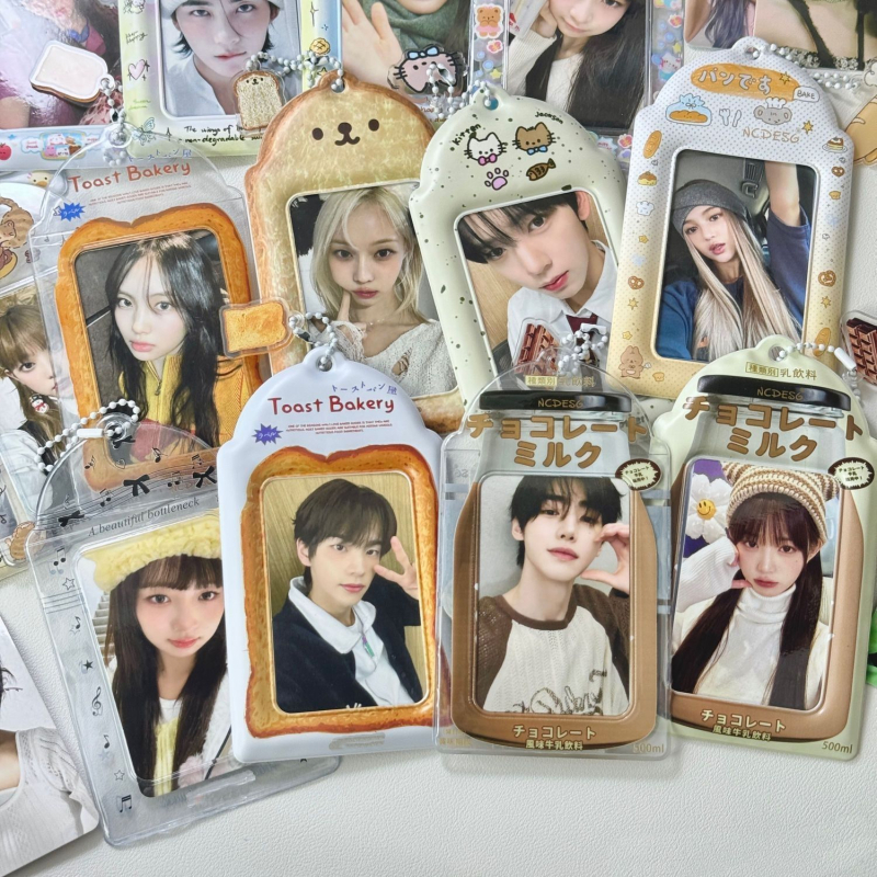 Caurspīdīgs PVC kartes turētājs kā kulons, kods T6393; dāvana dzimšanas dienai vai svētkiem; bez logotipa; bez pielāgošanas; bez IP atļaujas