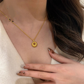 Геометрично колие от позлатена мед със Seiko обработка, пролет 2025