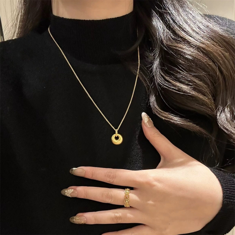 Геометрично колие от позлатена мед със Seiko обработка, пролет 2025