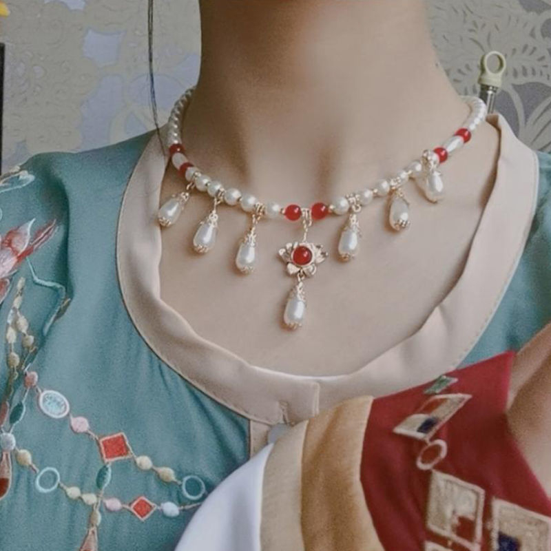 Ovratnica ogrlica s resicama, privjesak od legure, jednoslojni dizajn, moderni minimalistički stil