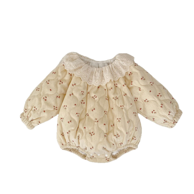 Baba overál csipkés gallérral, quilted mintázatú, hosszú ujjú, 100% poliészter, pulóver stílus, téli szezon