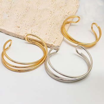 Sieviešu trīs slāņu vijas metāla rokassprādze ar atveramu aizdari un logotipa druku iespēju