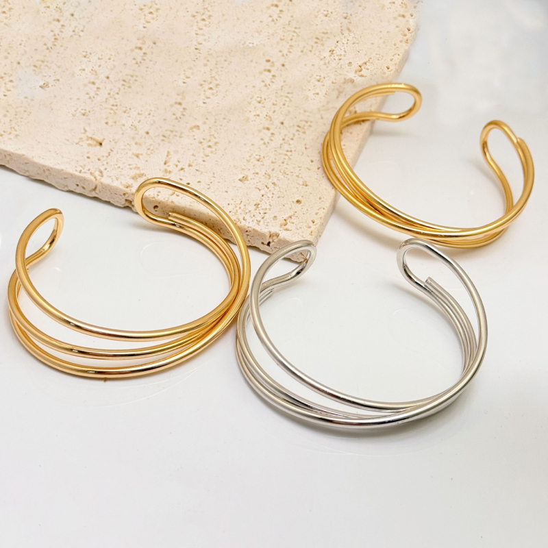 Sieviešu trīs slāņu vijas metāla rokassprādze ar atveramu aizdari un logotipa druku iespēju