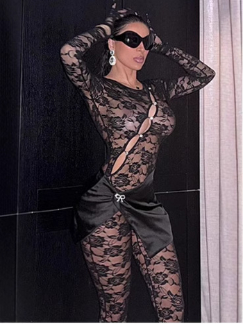 Δαντελένιος ολόσωμος με διάτρητο σχέδιο, στρογγυλός λαιμός, μακριές μανίκες, στενή γραμμή, χαμηλή μέση