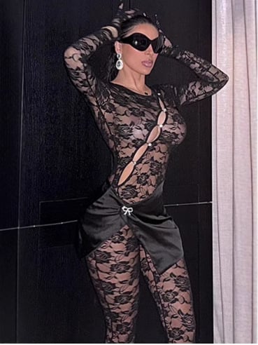 Δαντελένιος ολόσωμος με διάτρητο σχέδιο, στρογγυλός λαιμός, μακριές μανίκες, στενή γραμμή, χαμηλή μέση