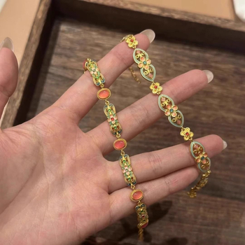 Szív alakú karkötő, ötvözetből, elektroplattálással készült bevonat, nőies koreai stílusú dizájn (Anyag: ötvözet; Forma: szív; Feldolgozás: elektroplattálás; Stílus: nőies, koreai)