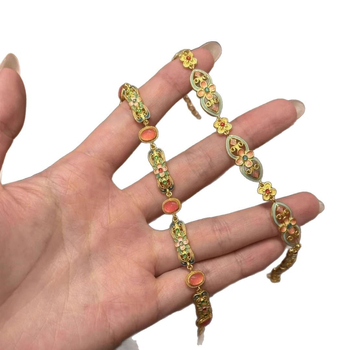 Szív alakú karkötő, ötvözetből, elektroplattálással készült bevonat, nőies koreai stílusú dizájn (Anyag: ötvözet; Forma: szív; Feldolgozás: elektroplattálás; Stílus: nőies, koreai)