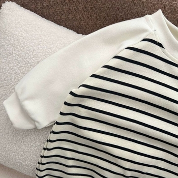 Baby kombinezon – dugi rukav, 90% pamuk, proljetni unisex model, prednje kopčanje u jedan red kopči, bez kapuljače
