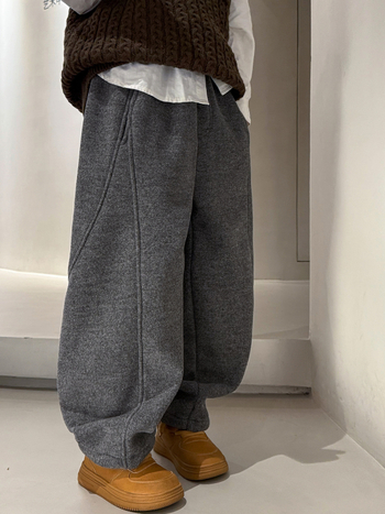 Pantaloni băieți din fleece pentru iarnă – pantaloni sport lejeri, bumbac 67/33, talie medie cu curea elastică, țesătură tratată moale (Iarna 2025)