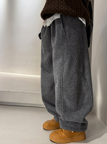 Pantaloni băieți din fleece pentru iarnă – pantaloni sport lejeri, bumbac 67/33, talie medie cu curea elastică, țesătură tratată moale (Iarna 2025)