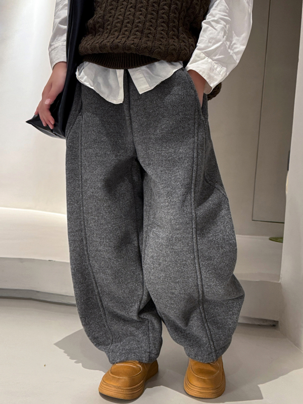 Pantaloni băieți din fleece pentru iarnă – pantaloni sport lejeri, bumbac 67/33, talie medie cu curea elastică, țesătură tratată moale (Iarna 2025)