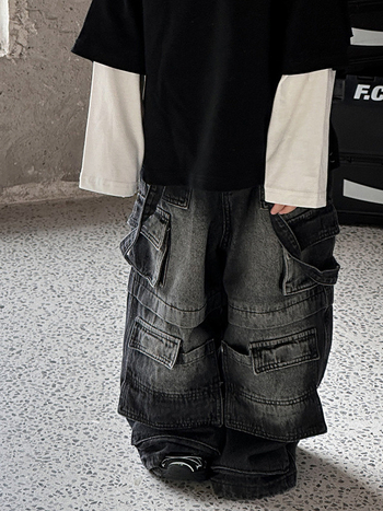 Fiúknak szóló koreai stílusú farmer, 62% pamut, középmagas derekú, elasztikus derékrész, enzimes mosás, puha felület