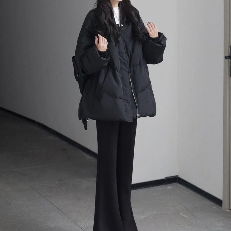 Дамско палто от памук със пълнител полиестер-памук, полиестерна външна тъкан, дълги ръкави, закръглена яка