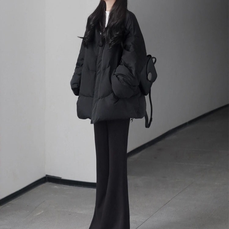 Дамско палто от памук със пълнител полиестер-памук, полиестерна външна тъкан, дълги ръкави, закръглена яка