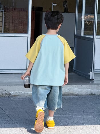 Gyerekeknek szóló farmer rövidnadrág, homokmosott, laza fazon, 70% pamut, 30% poliészter, középső derék, elasztikus öv, 3–8 éveseknek