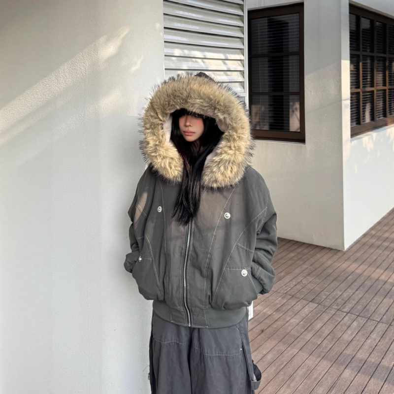 Ženska parka s punjenjem od pamuka-puh, vanjski materijal poliester, kapuljača sa zipom, duljina 50–65 cm