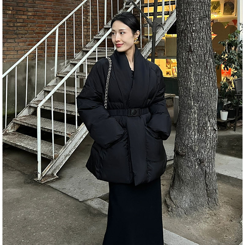 Γυναικείο παλτό από βαμβάκι σε κινεζικό στυλ, μαύρο, στηριζόμενο στη μέση, χειμωνιάτικο μεσαίου μήκους 65–80 εκ, παχύ μείγμα πολυεστέρα-ελαστάν με βαμβακερή επένδυση, φερμουάρ, γιακά polo