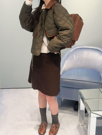 Ženska pamučna jakna s opuštenim krojem, color-block patchwork, ovratnik turn-down, prednje kopčanje na gumbe, srednja debljina