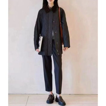 Ženska corduroy jakna s pamučnom punom, polo ovratnik, dugi rukavi, opušten kroj, kopčanje na jedan red gumba