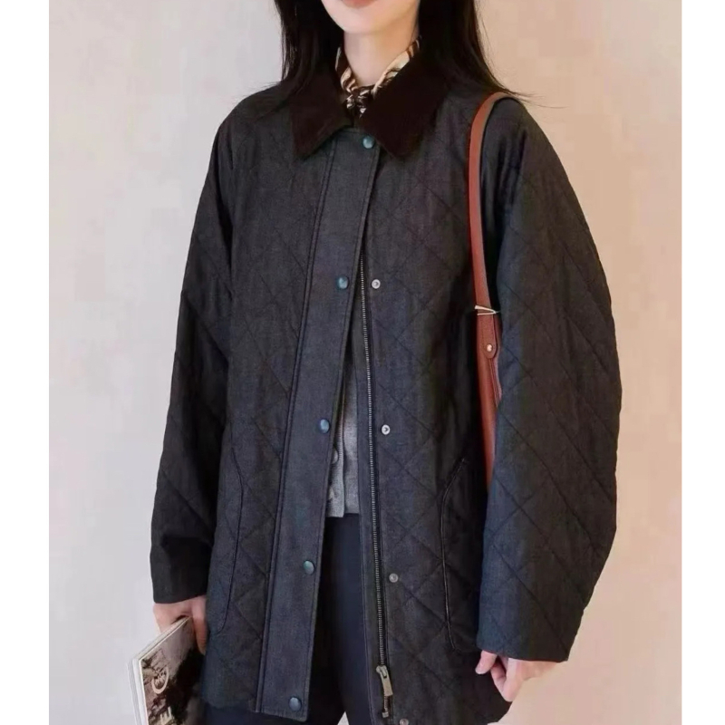 Ženska corduroy jakna s pamučnom punom, polo ovratnik, dugi rukavi, opušten kroj, kopčanje na jedan red gumba