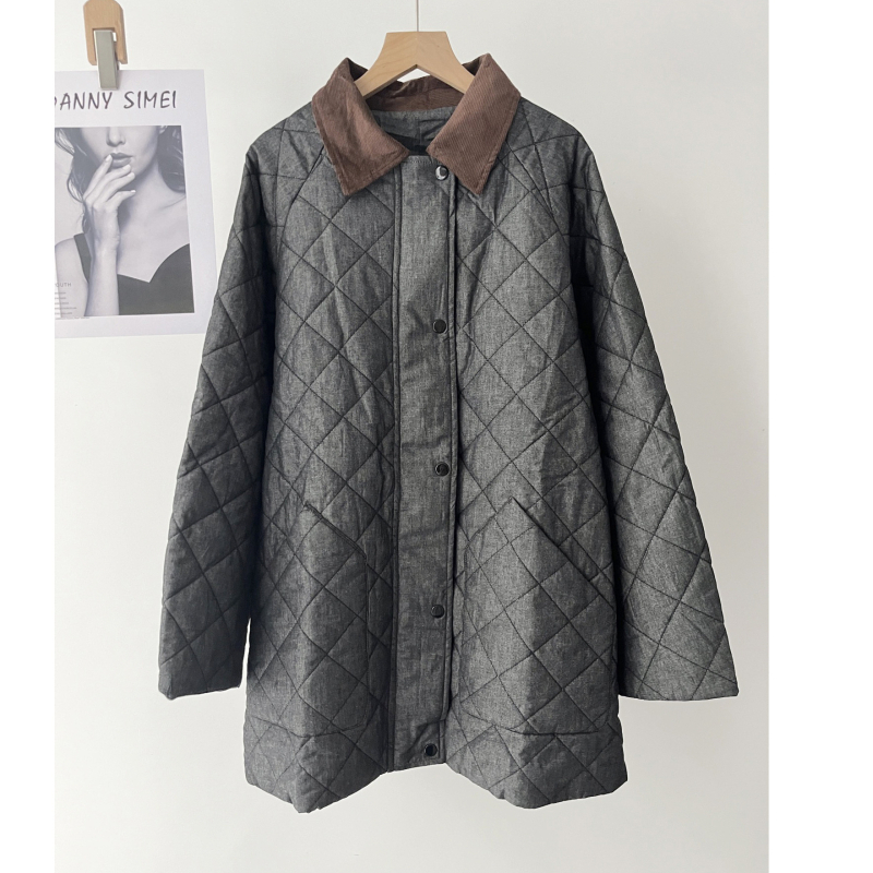 Ženska corduroy jakna s pamučnom punom, polo ovratnik, dugi rukavi, opušten kroj, kopčanje na jedan red gumba