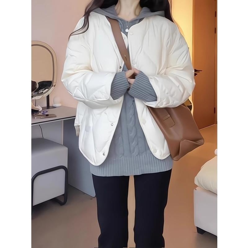 Jakna s pamukom i punjenjem od chenille tkanine, zatvara se zipom, ultra kratka duljina, polo ovratnik; punilo: imitacija svile i pamuka