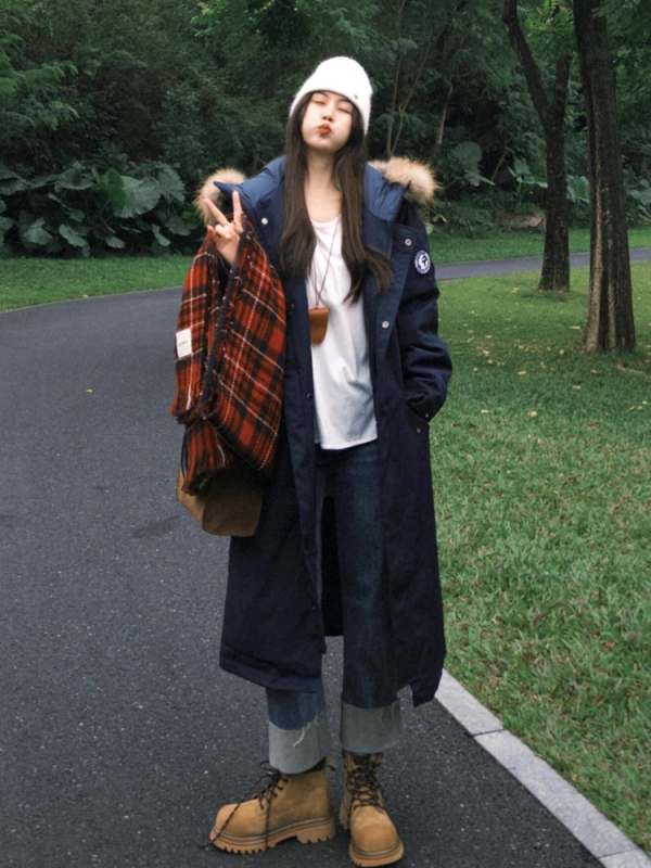 Parka od pamuka s punom puh-pamučnog vlakna; srednja duljina, opušten kroj, odvojivi umjetni krzneni ovratnik, zatvarač